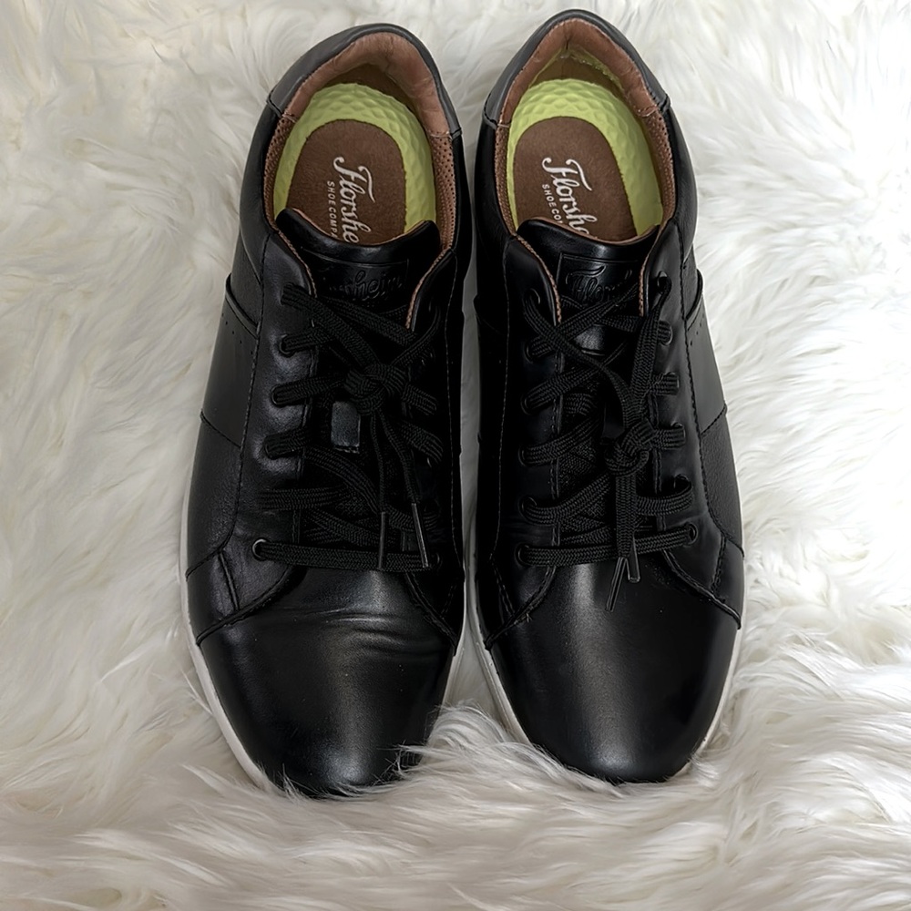 Florsheim Men,s size 9 US